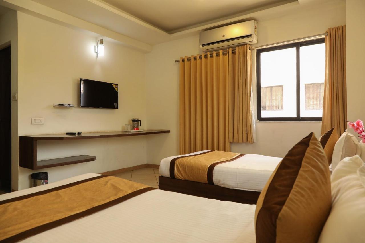 Oyo 10943 Hotel Plus Corporate Khapa  Экстерьер фото