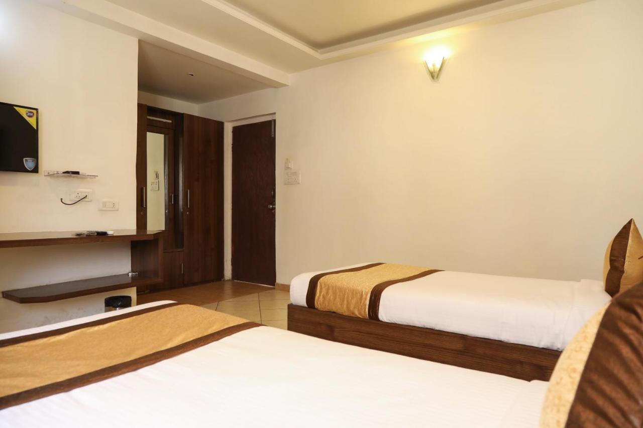 Oyo 10943 Hotel Plus Corporate Khapa  Экстерьер фото
