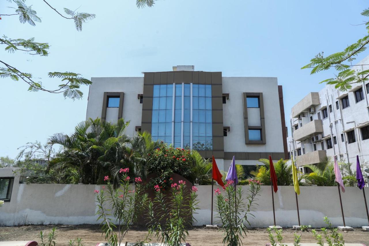 Oyo 10943 Hotel Plus Corporate Khapa  Экстерьер фото